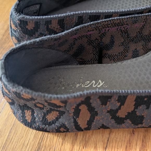 Sketchers,  Leopard Print Fabric Flats - Picture 3 of 7